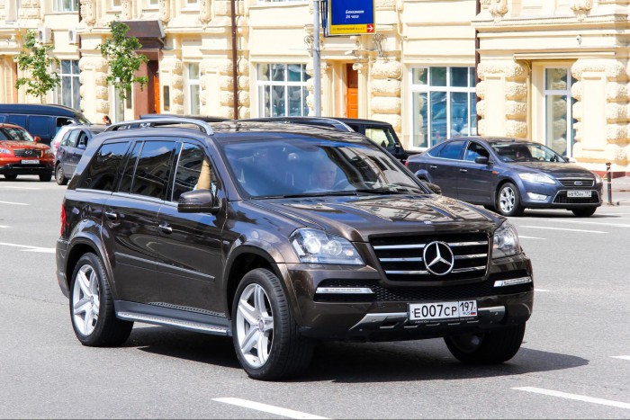 Bmwとベンツを徹底比較 価格 維持費 評判まで詳しく解説 外車王soken