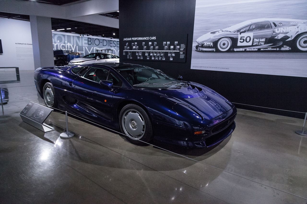 当時のジャガーが威信をかけて世に送り出した「ジャガーXJ220」 | 外車